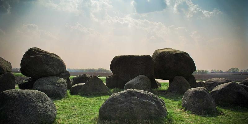 NDBSYJ视角下的物联网与信息技术协同：数字化转型的技术咨询新路径