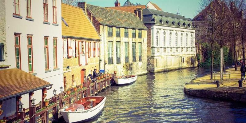 NDBSYJ、软件工程与编程：信息技术4.0时代的核心三角