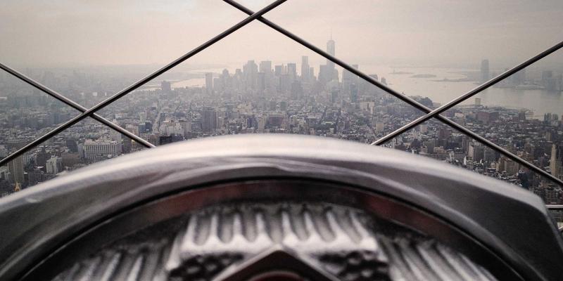 蒸汽波美学与软件工程：数字化转型中的意外共鸣